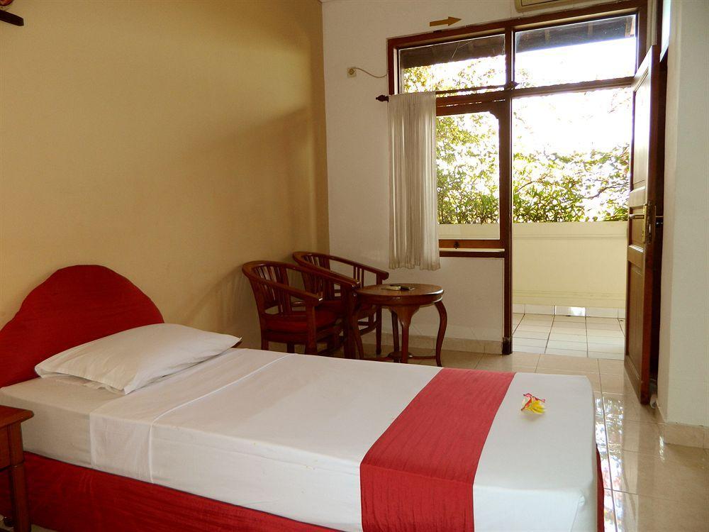 Hotel Ratna กูตา ภายนอก รูปภาพ