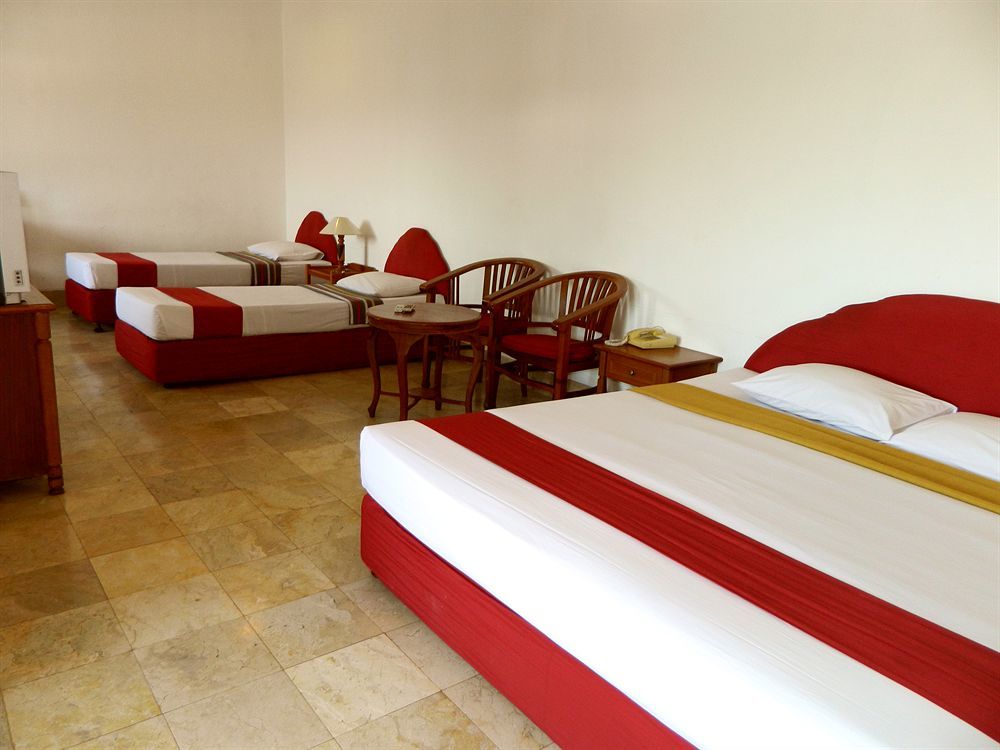 Hotel Ratna กูตา ภายนอก รูปภาพ