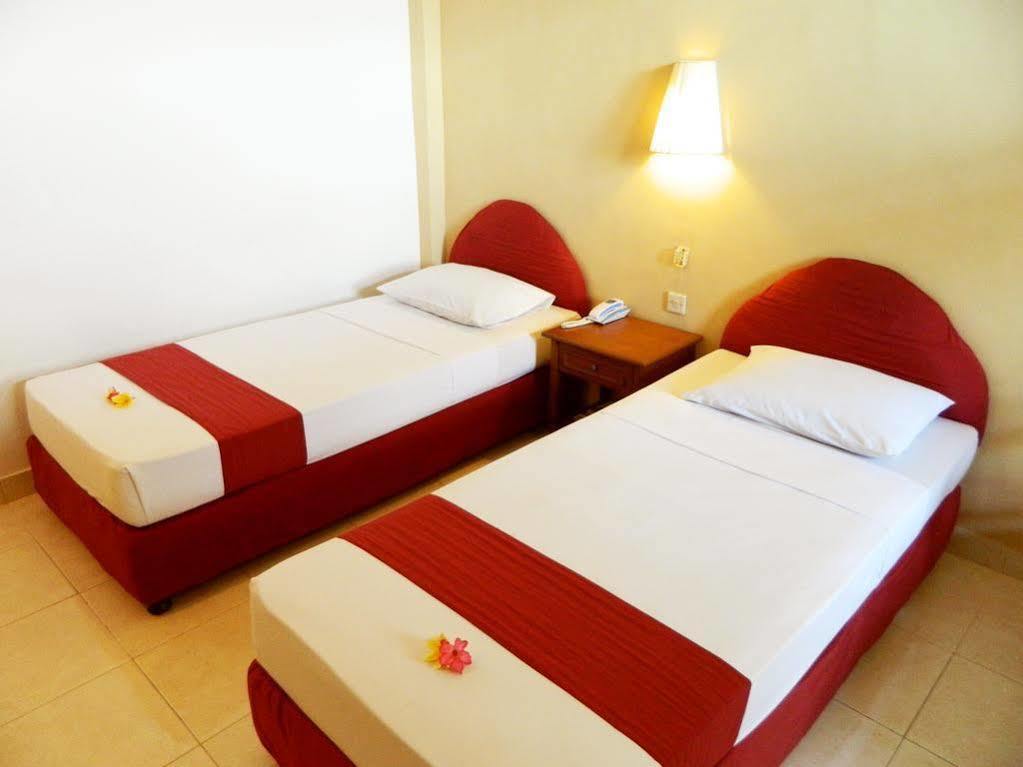 Hotel Ratna กูตา ภายนอก รูปภาพ
