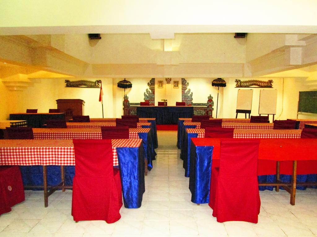 Hotel Ratna กูตา ภายนอก รูปภาพ